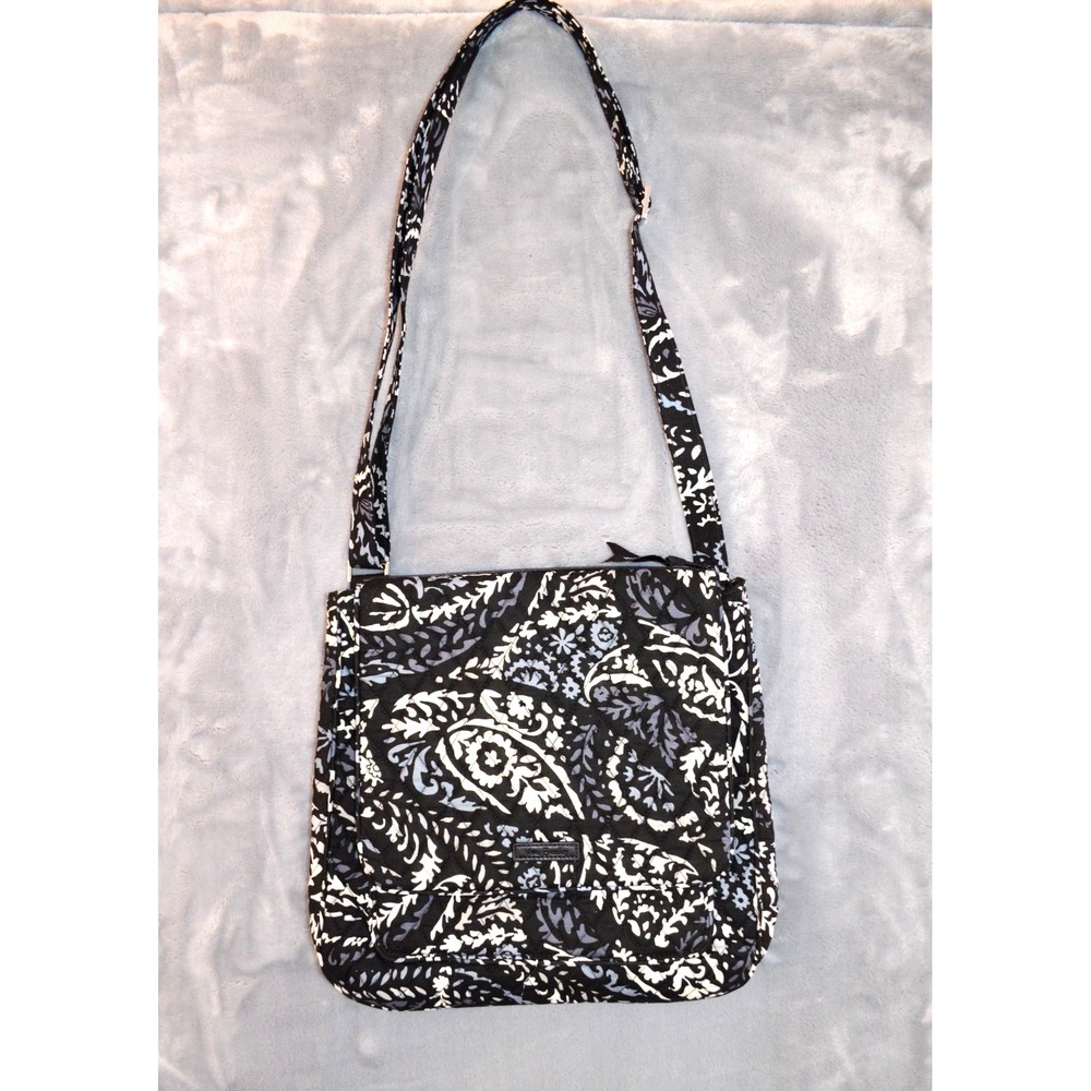 Vera Bradley Essential Mailbag Crossbody Purse in Paisley Noir Nwt's
